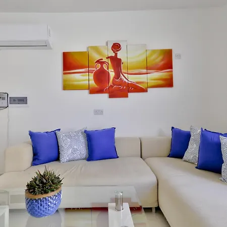 아파트 Exquisite 3-bedroom Duplex Penthouse With Jacuzzi In Centre