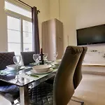 Exquisite 3-bedroom Duplex Penthouse With Jacuzzi In Centre Apartamento La Valeta