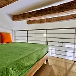Exquisite 3-bedroom Duplex Penthouse With Jacuzzi In Centre La Valeta