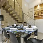 Apartamento Exquisite 3-bedroom Duplex Penthouse With Jacuzzi In Centre La Valeta