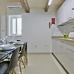 Exquisite 3-bedroom Duplex Penthouse With Jacuzzi In Centre * La Valeta