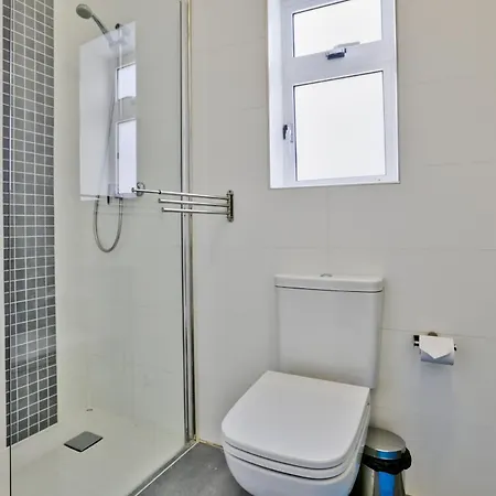 Exquisite 3-bedroom Duplex Penthouse With Jacuzzi In Centre Apartment Valletta