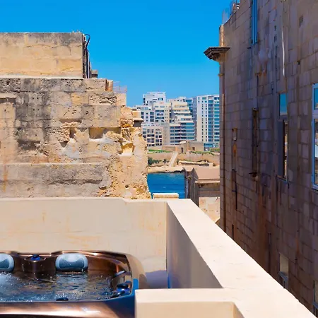 Exquisite 3-bedroom Duplex Penthouse With Jacuzzi In Centre Apartamento *