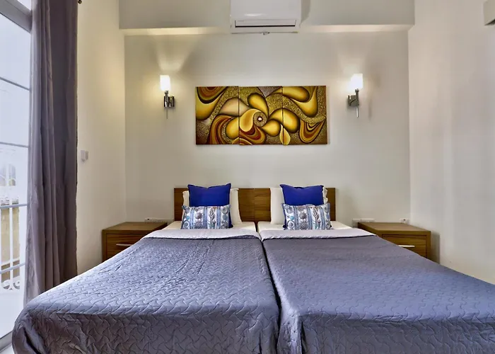 Lejlighed Exquisite 3-bedroom Duplex Penthouse With Jacuzzi In Centre Valletta