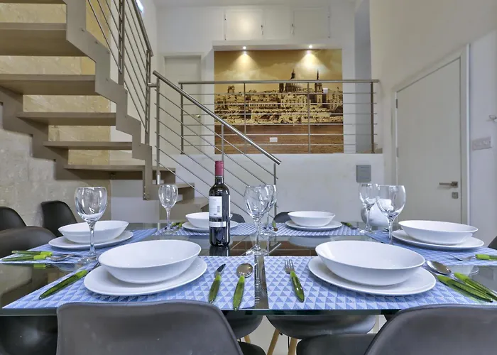 Lejlighed Exquisite 3-bedroom Duplex Penthouse With Jacuzzi In Centre *