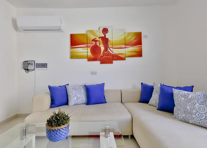 Lejlighed Exquisite 3-bedroom Duplex Penthouse With Jacuzzi In Centre