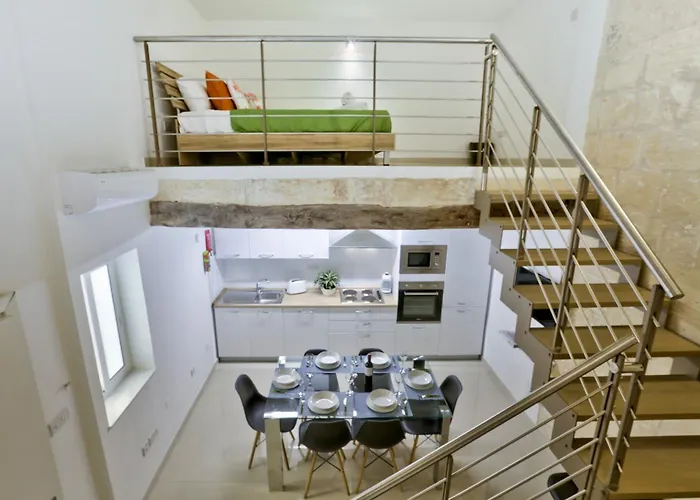 Lejlighed Exquisite 3-bedroom Duplex Penthouse With Jacuzzi In Centre *