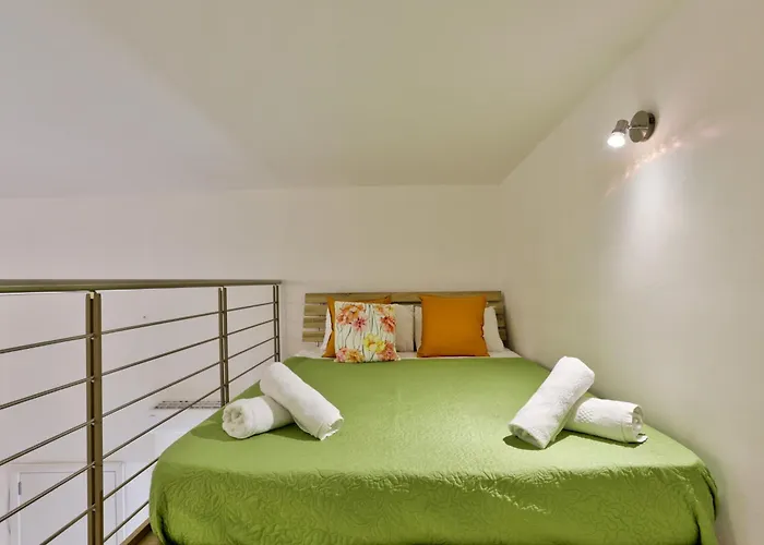 Lejlighed Exquisite 3-bedroom Duplex Penthouse With Jacuzzi In Centre *